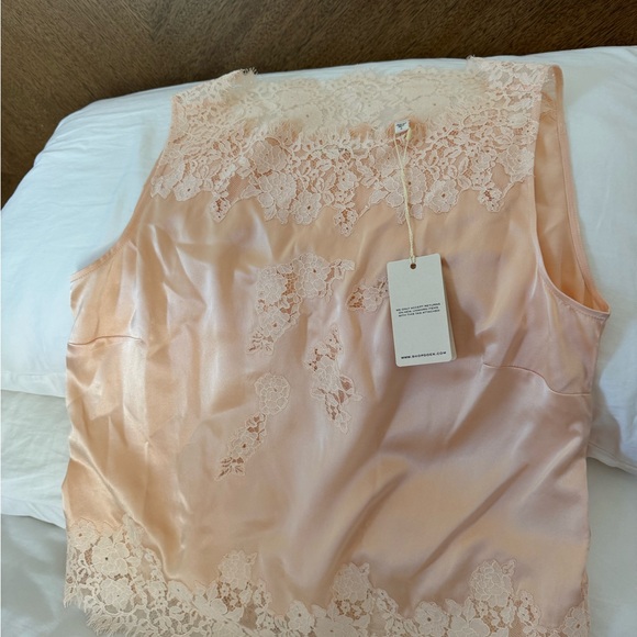 DÔEN Viviane Lace Trim Silk Satin Top nwt
Color: Peach Sorbet - Picture 2 of 10